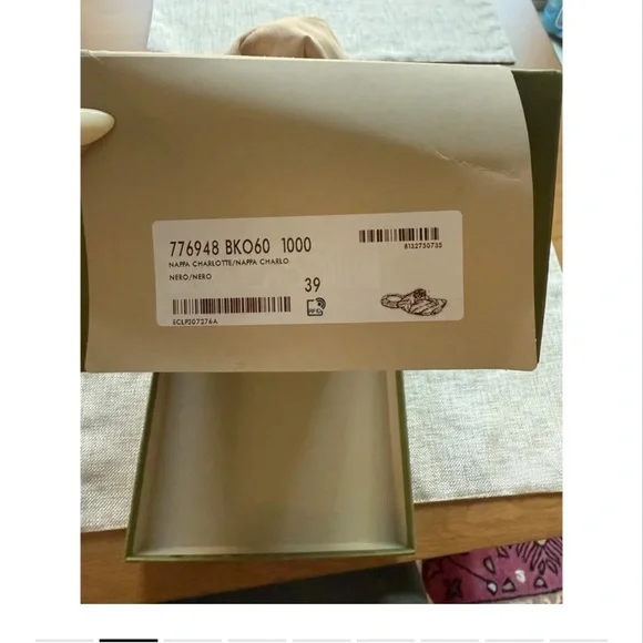 Gucci Black and Gold Heels - Picture 2 of 7